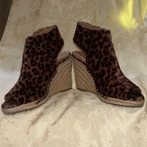 Carabel Kelsi Dagger Leopard Platform Wedge, Size 6